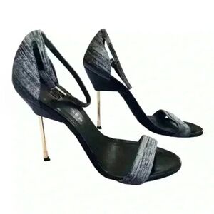 Kurt Geiger London Gray Leather Gold Metal Stiletto‎ Heels. Wm Sz 37 (US7)